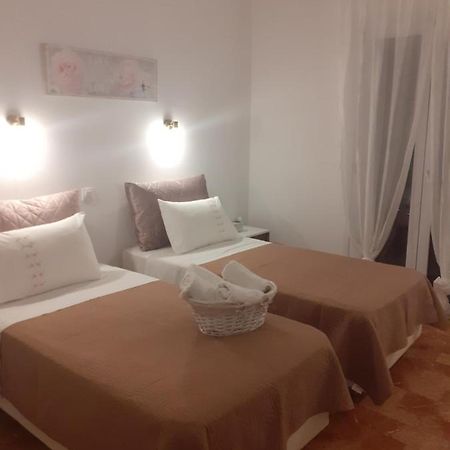 Marili Downstairs Apartments Rodas Exterior foto