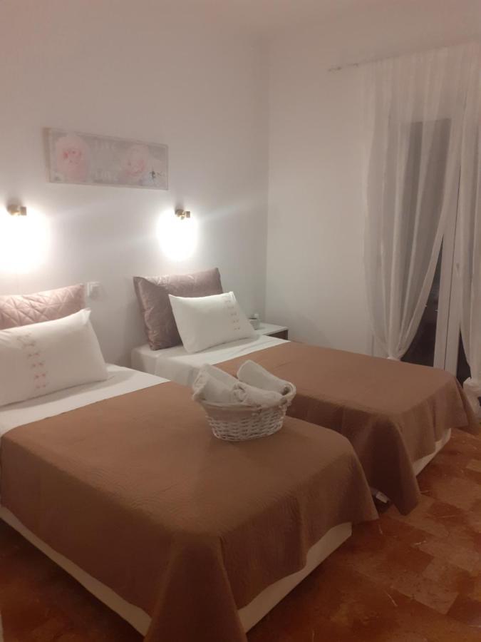 Marili Downstairs Apartments Rodas Exterior foto