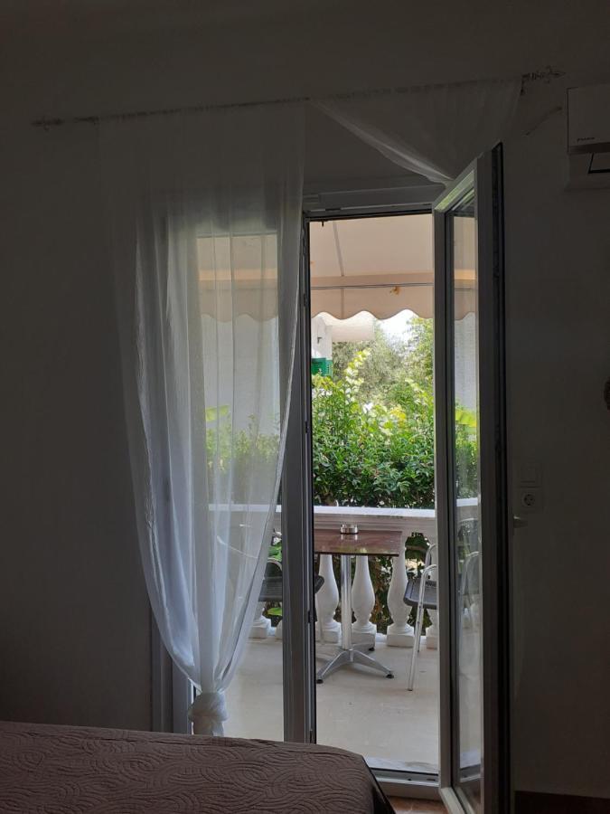 Marili Downstairs Apartments Rodas Exterior foto