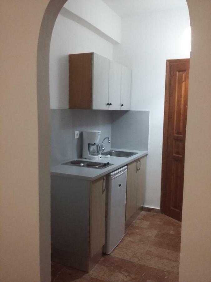 Marili Downstairs Apartments Rodas Exterior foto